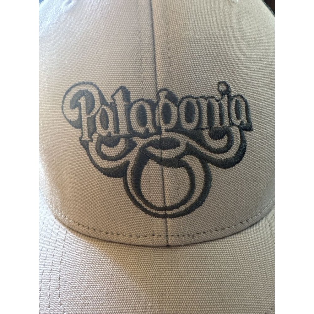 Men's Patagonia Gray / Blue Swirl Wave Trucker Hat